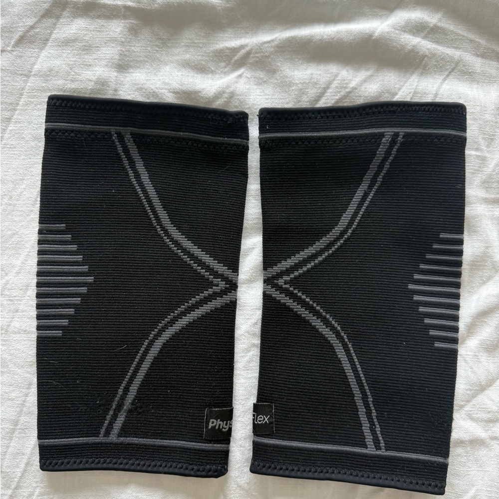 Knee brace